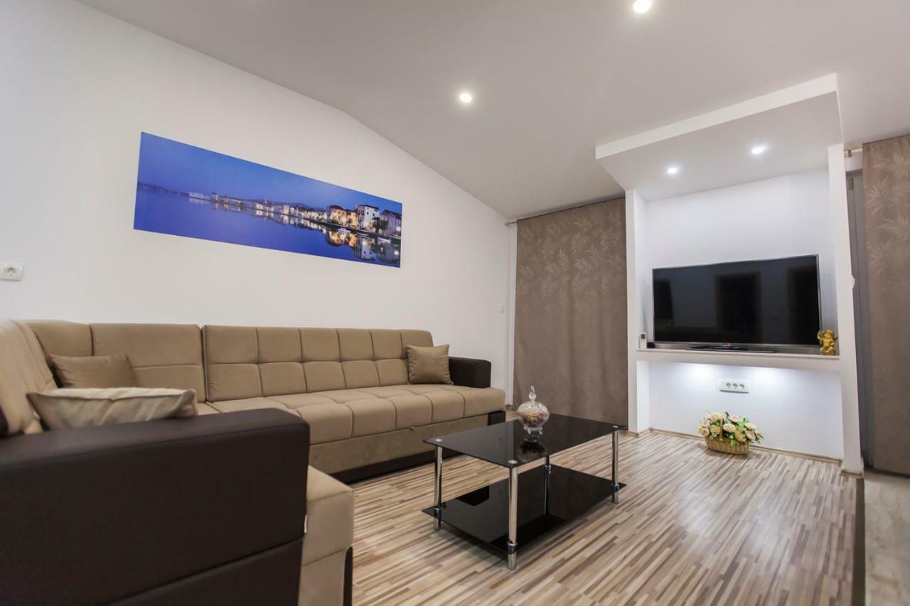 Apartment Dalmatia Kaštela Buitenkant foto