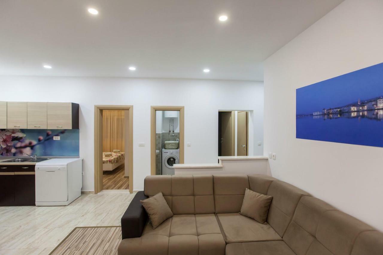 Apartment Dalmatia Kaštela Buitenkant foto